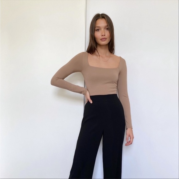 Babaton Contour Long Sleeve Bodysuit in Clay Med - Picture 3 of 9